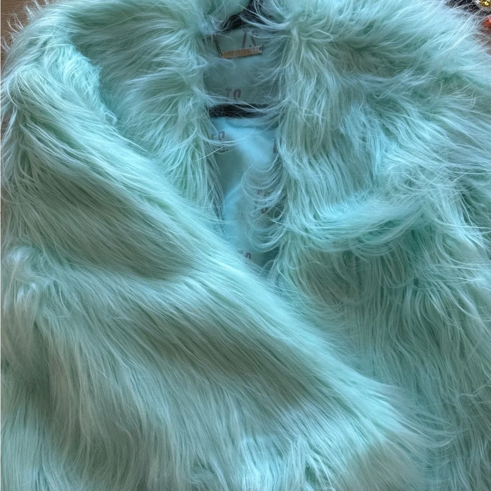 Taylor Swift The Life of a Showgirl Mint Fuzzy Jacket Teal TLOAS Show Girl M/L - Picture 11 of 12